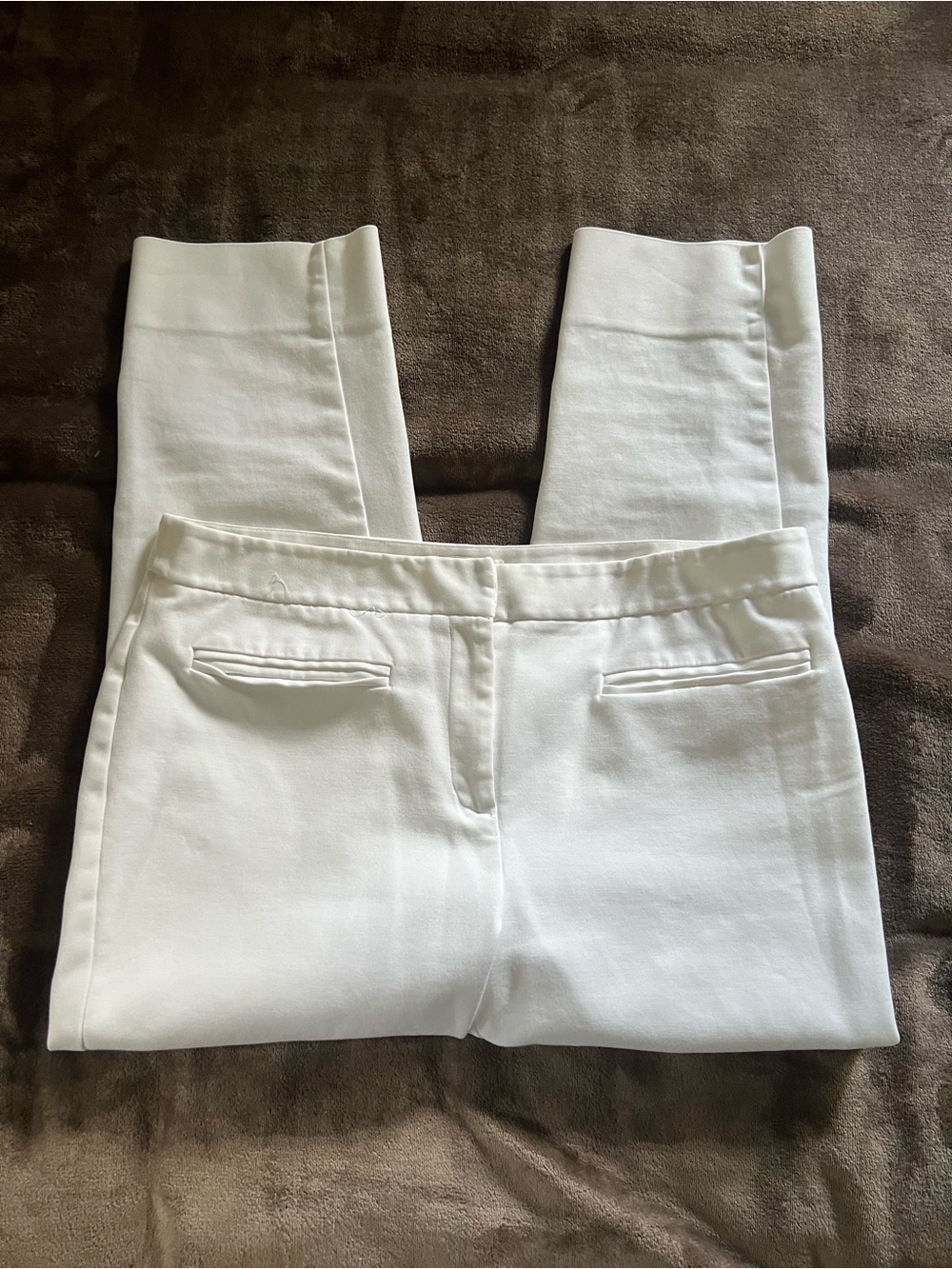 Chico’s White Women's Stretch  Slim Capri Pants